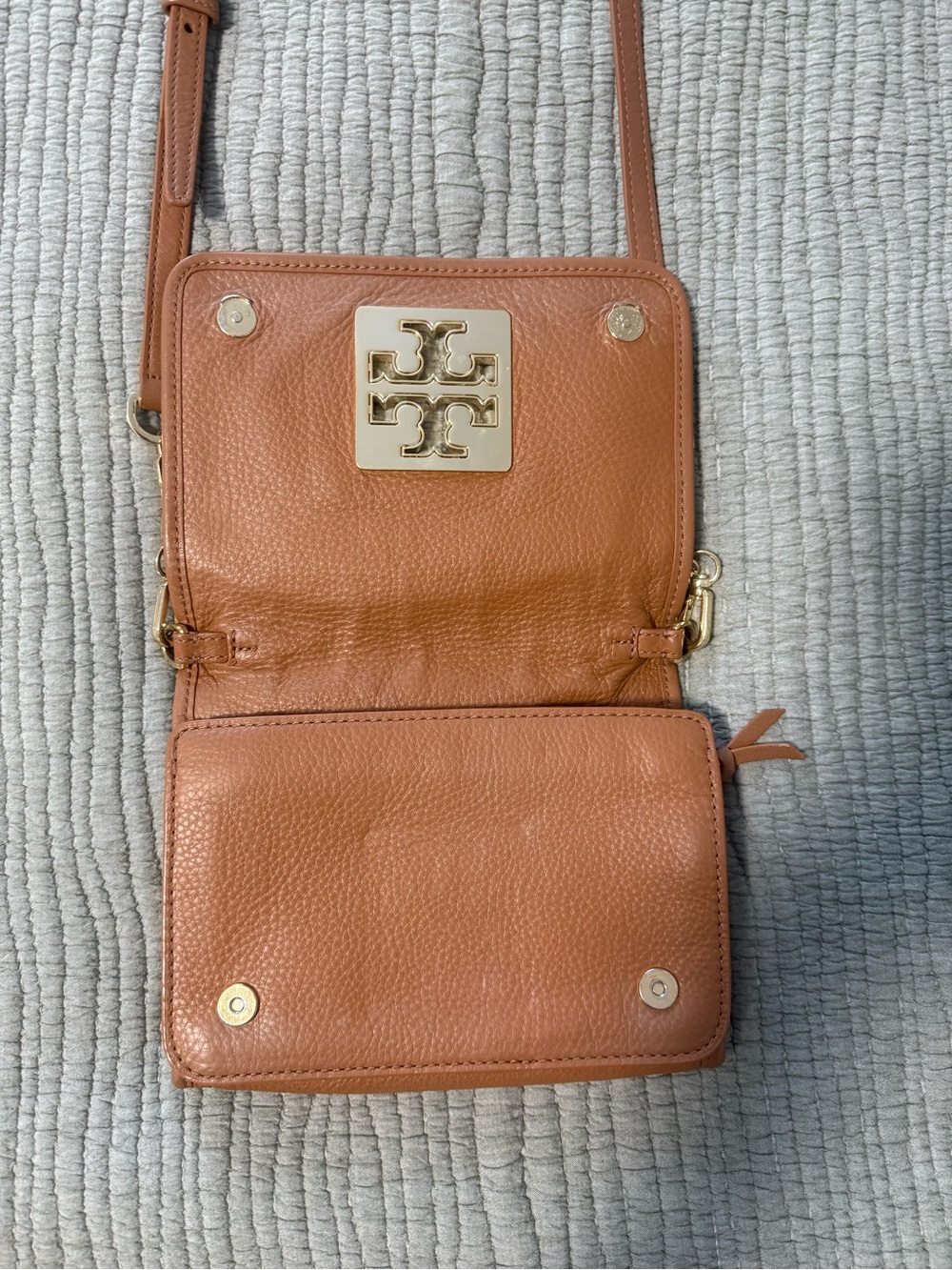 Tory Burch Britten Pebbled Leather Crossbody with Gold Logo - Picture 5 of 6